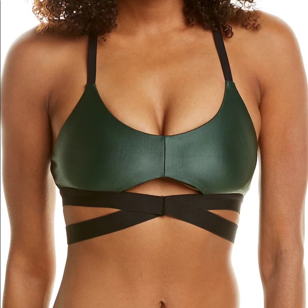 NWT koral sports bra